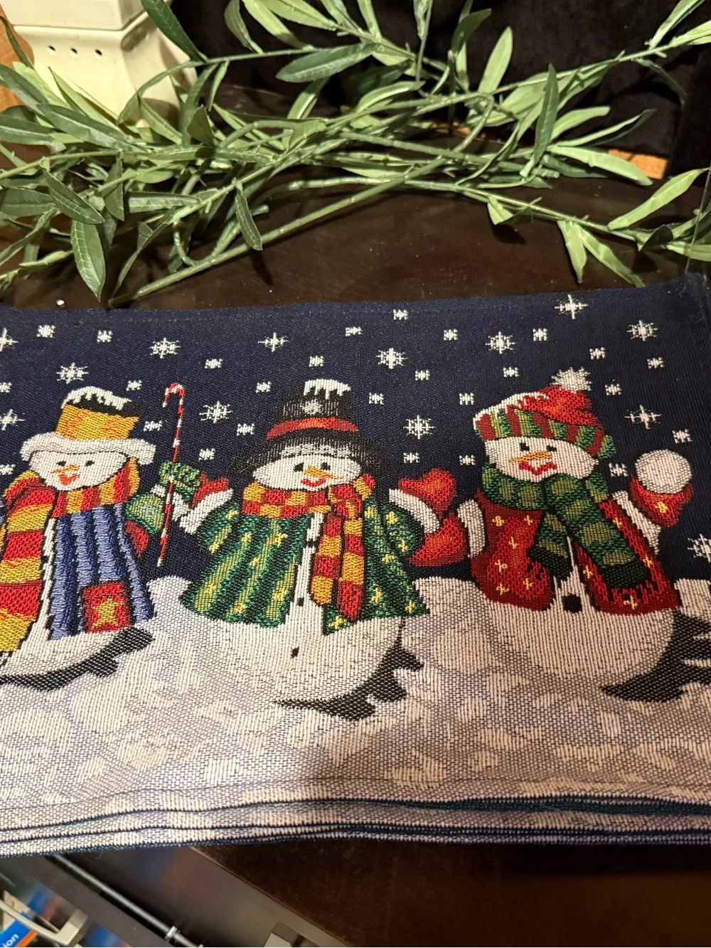 Vintage Christmas Woven Tapestry 9 Pc  Table Runner And Placemats